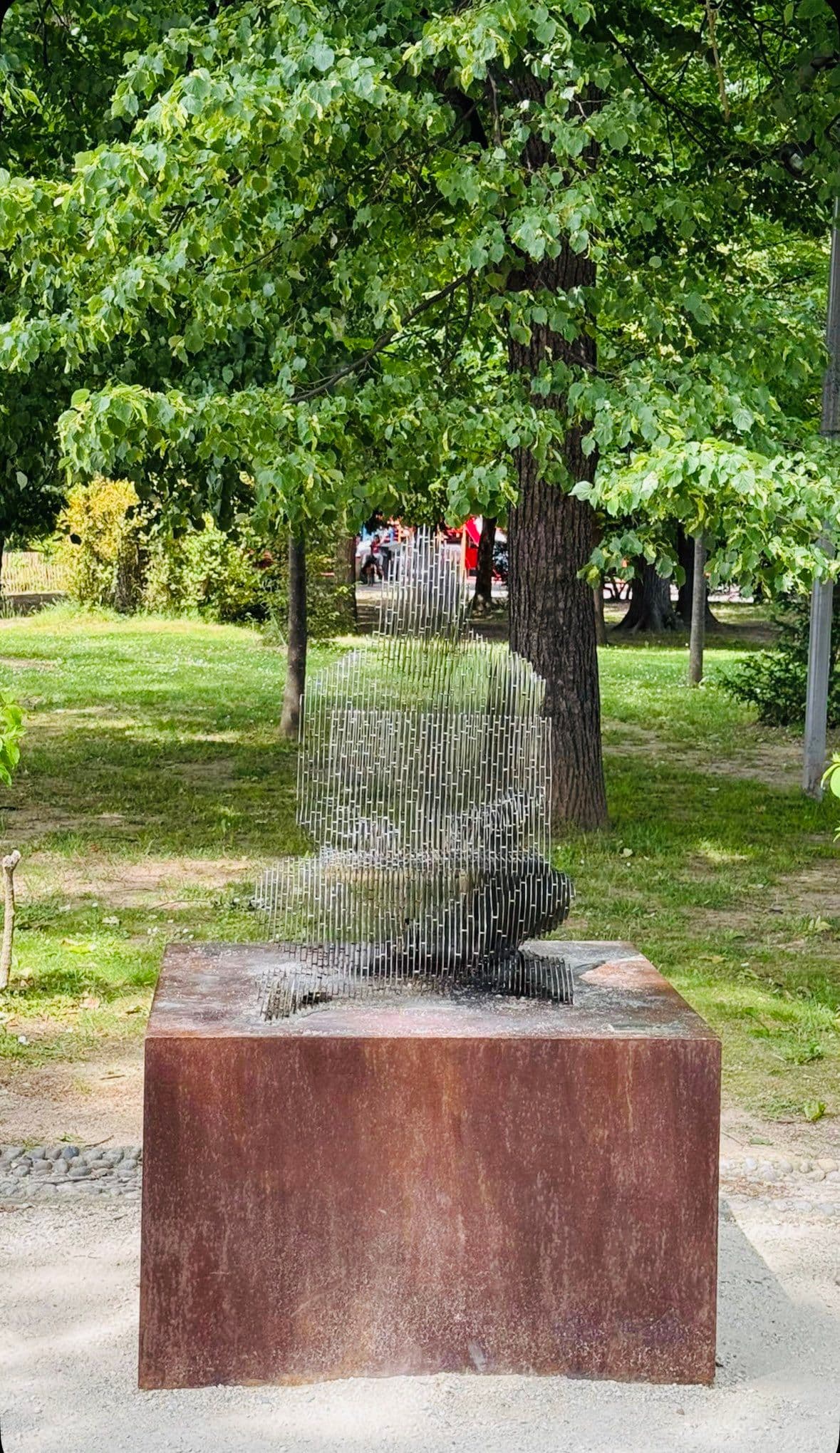 Satoshi Statue Stolen: Bitcoin Tribute Vanishes from Swiss Park