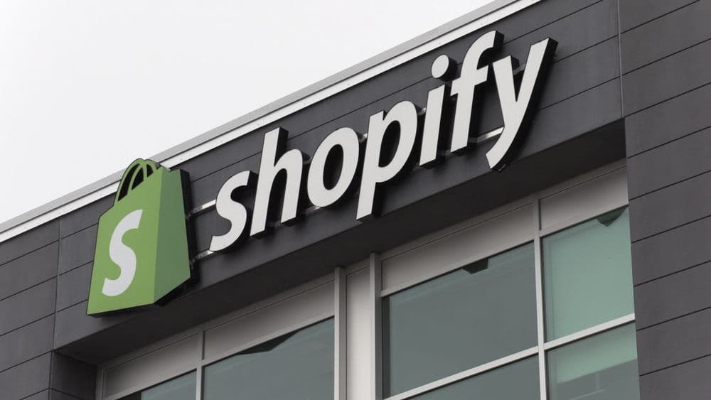 Shopify Merchants Worldwide Can Accept USDC Payments via Coinbase's Base