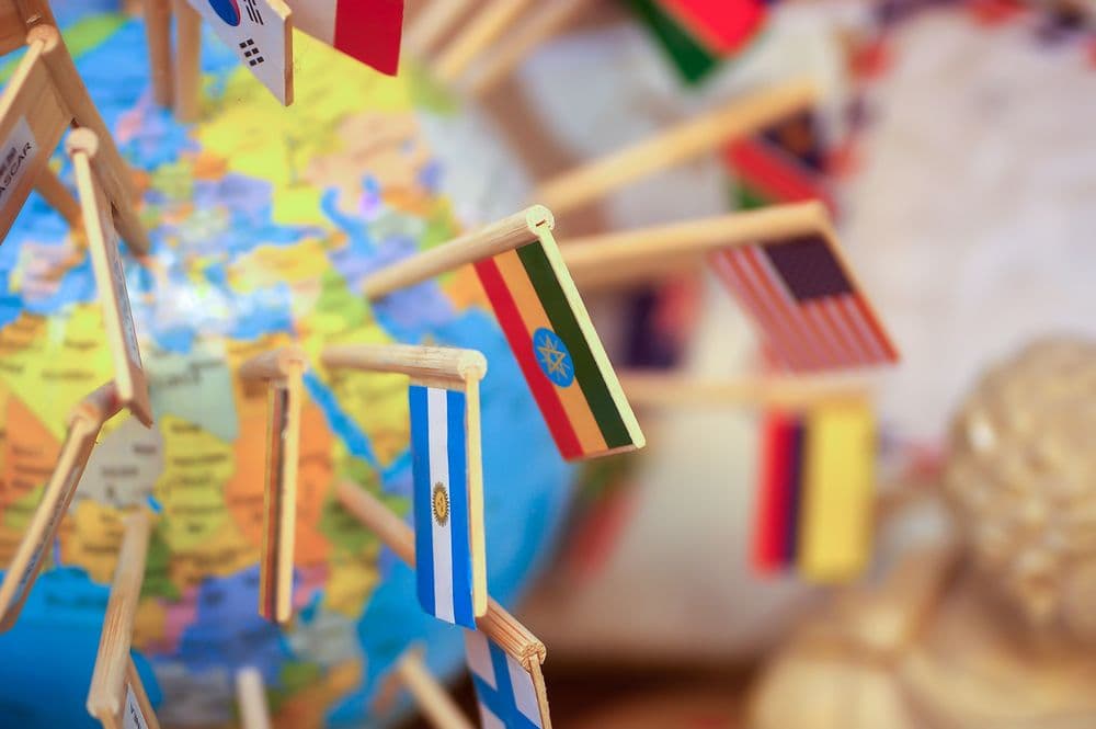 Stablecoins Could Pull $1T from Emerging-Market Banks: Standard Chartered