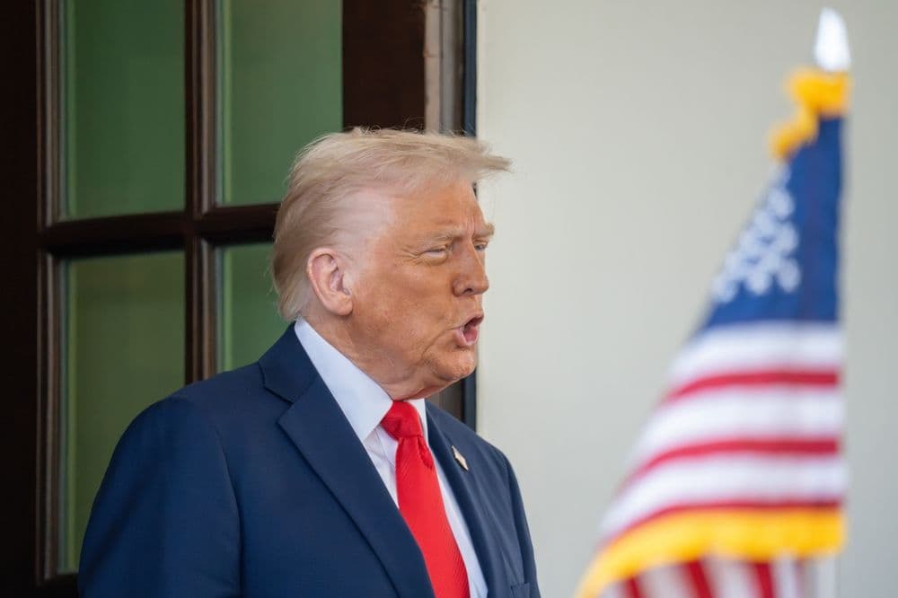 Trump’s Memecoin Dinner Sparks Ethics Uproar and Congressional Protests
