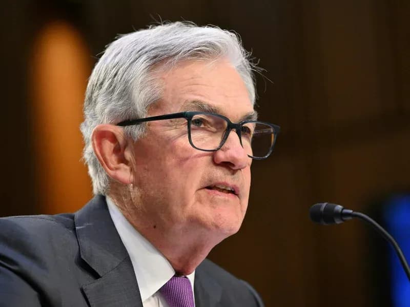 Bitcoin Holds $84K as Fed Chair Powell Tempers Rate Cut Hopes