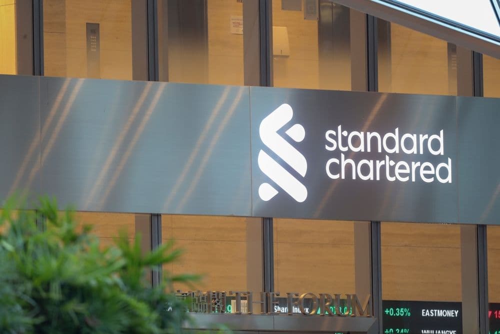 Standard Chartered Cuts Ethereum Target by 60%, Sees Struggle for $4K
