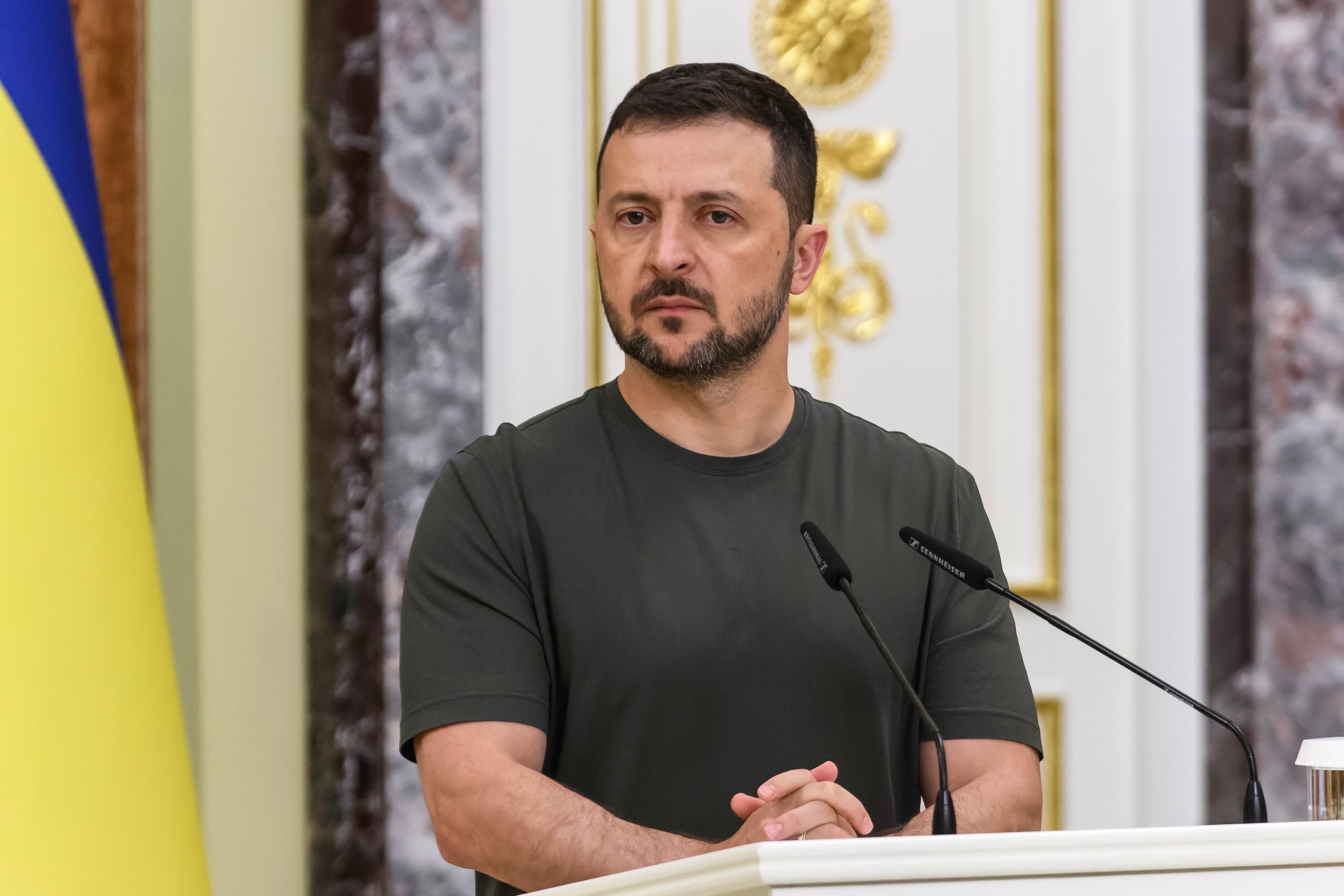Ukraine Ceasefire Breakthrough Fuels Market Surge; Bitcoin Hits $83K