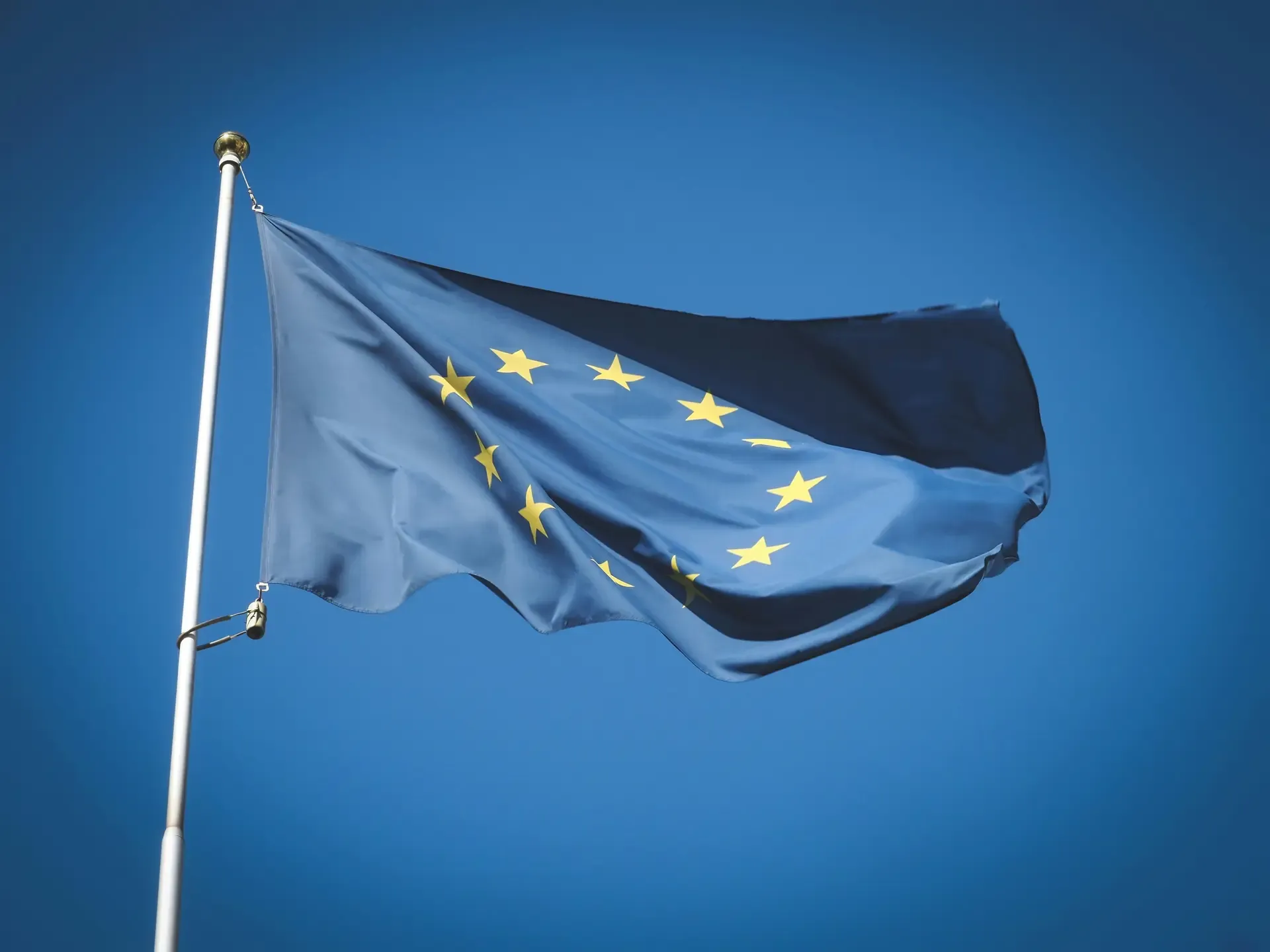 Eu 3