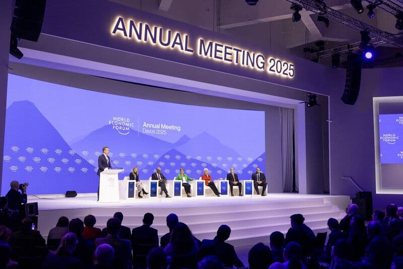 The Financial Sector Moves into Crypto Payments at the 2025 Davos Meeting